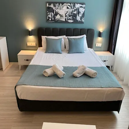 Hadrians Tower Aparthotel