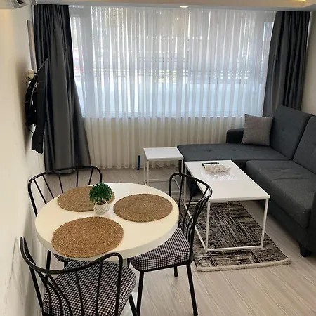 Hadrians Tower Antália