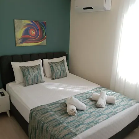 Hadrians Tower Antália