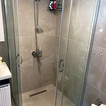 Hadrians Tower 3*