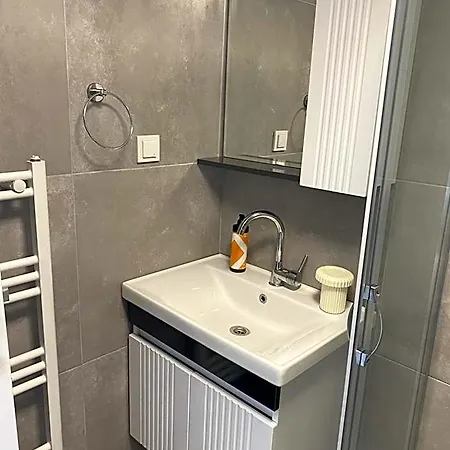 Hadrians Tower 3*