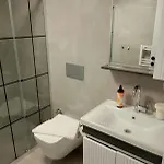 Hadrians Tower מלון דירות 3*