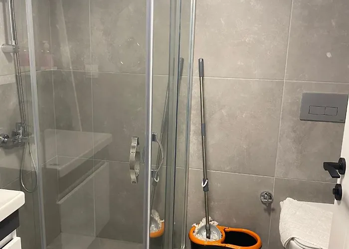 Hadrians Tower 3*