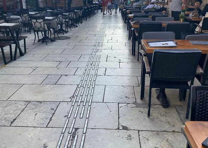 Hadrians Tower Αττάλεια